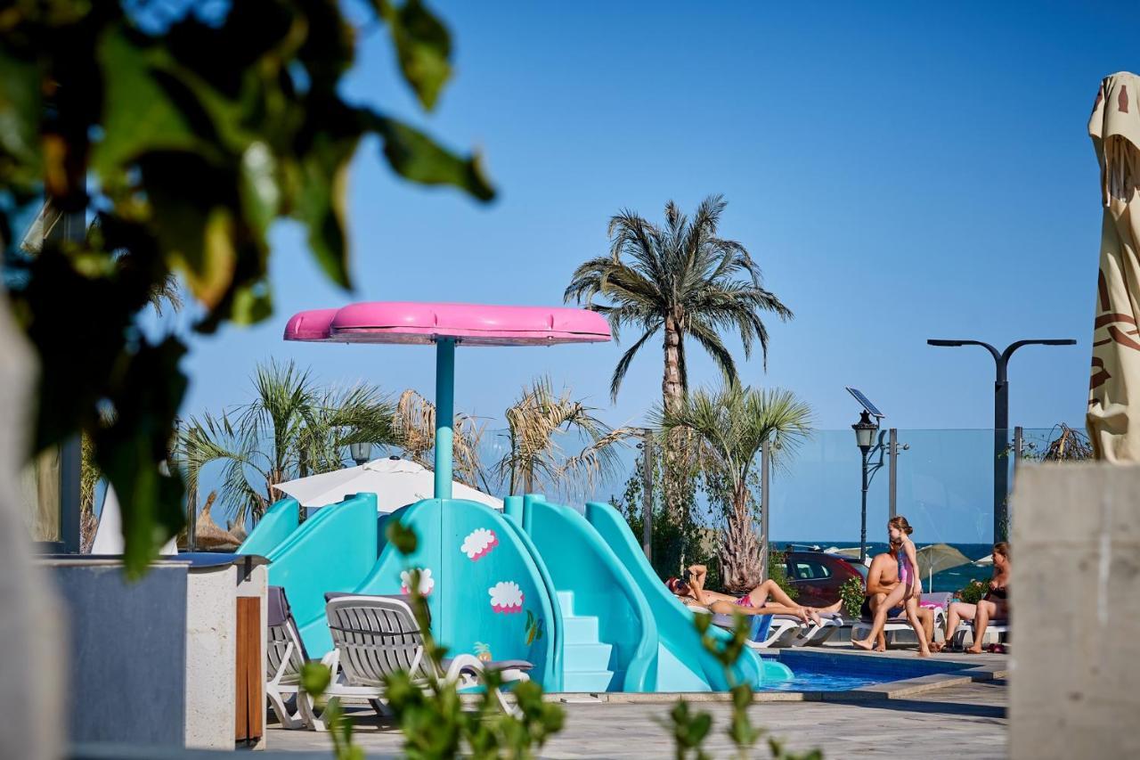 Rainbow Sea View Apartment Spa N Pool Resort - Parking Mamaia Eksteriør billede