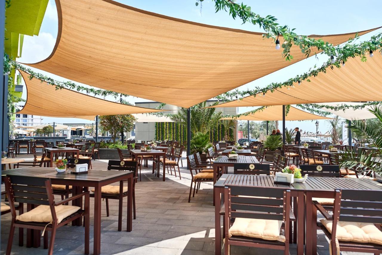 Rainbow Sea View Apartment Spa N Pool Resort - Parking Mamaia Eksteriør billede